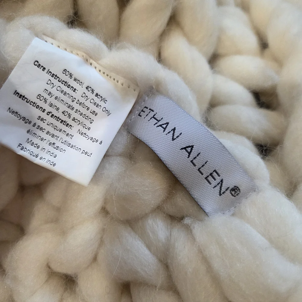 Ethan‎ Allen Chunky Cable Knit Throw 70X50 Wool Blend Cream Color